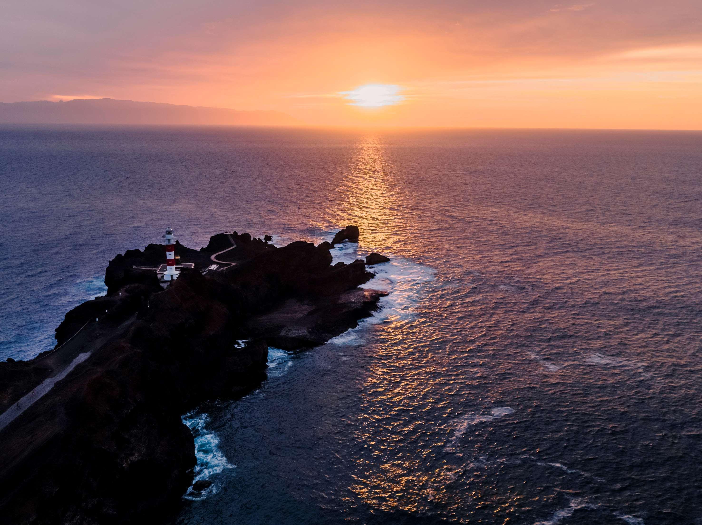 Hotel Hacienda Del Conde Melia Collection Golf & Spa - Adults Only Buenavista Del Norte Zewnętrze zdjęcie Sunset at the lighthouse
