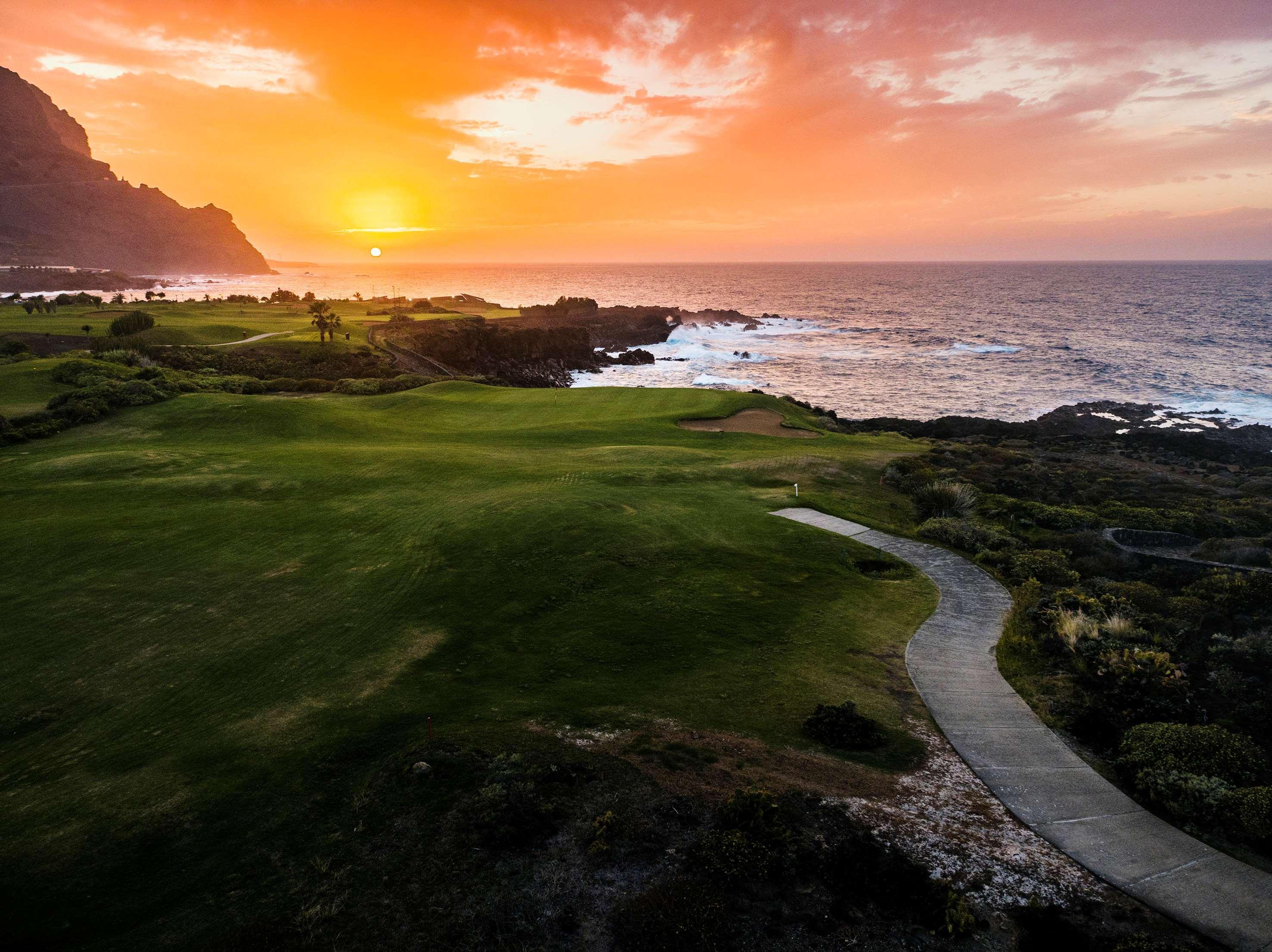 Hotel Hacienda Del Conde Melia Collection Golf & Spa - Adults Only Buenavista Del Norte Zewnętrze zdjęcie Sunset at the 18th hole
